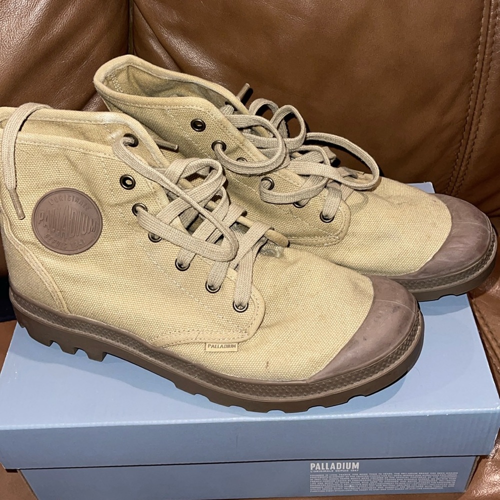 Men’s shoes 
Like new